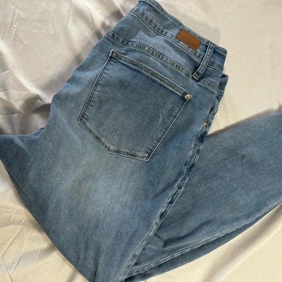 Judy Blue Light Blue skinny Jeans - Picture 6 of 11